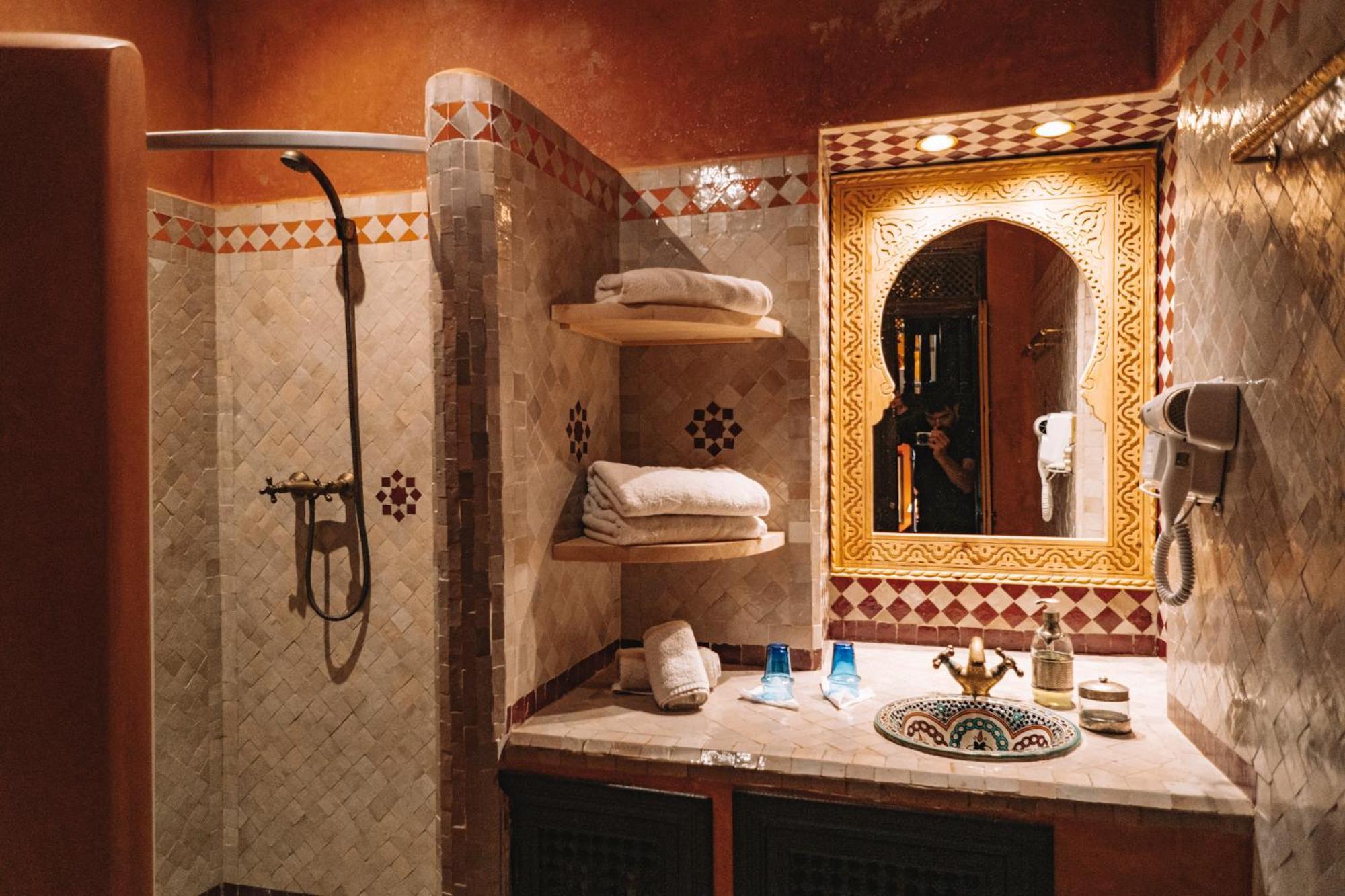 Equity Point Marrakech Hostel มาร์ราเกช ภายนอก รูปภาพ